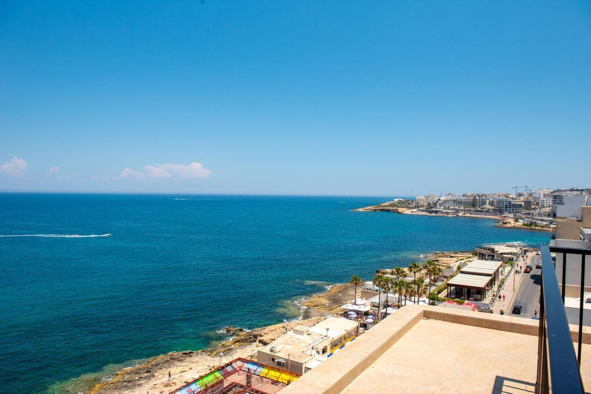 세인트폴스베이 Islet Promenade Seafront Penthouse With Breathtaking Seaviews And Private Hot Tub On The Large Terrace By Getawaysmalta 아파트 외부 사진