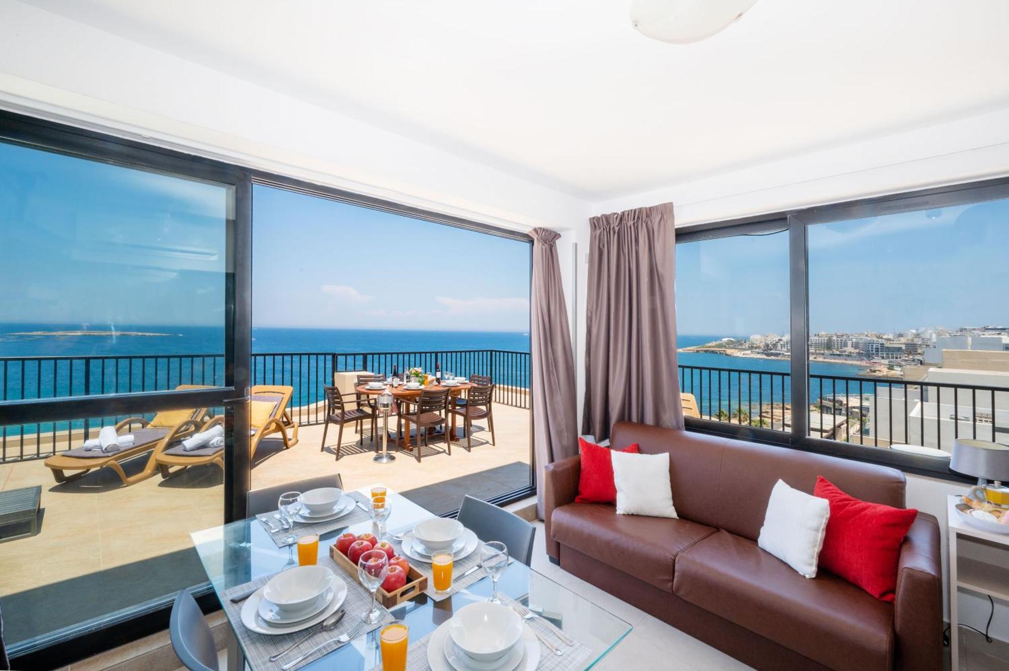 세인트폴스베이 Islet Promenade Seafront Penthouse With Breathtaking Seaviews And Private Hot Tub On The Large Terrace By Getawaysmalta 아파트 외부 사진