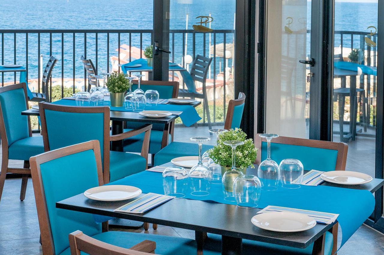 세인트폴스베이 Islet Promenade Seafront Penthouse With Breathtaking Seaviews And Private Hot Tub On The Large Terrace By Getawaysmalta 아파트 외부 사진